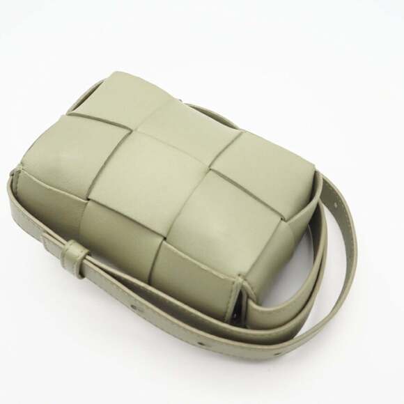 BOTTEGA VENETA Green Lambskin Leather Intrecciato Shoulder Bag - Picture 4 of 11